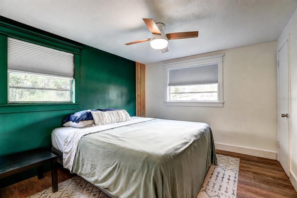 For Sale: $299,900 (3 beds, 1 baths, 1189 Square Feet)