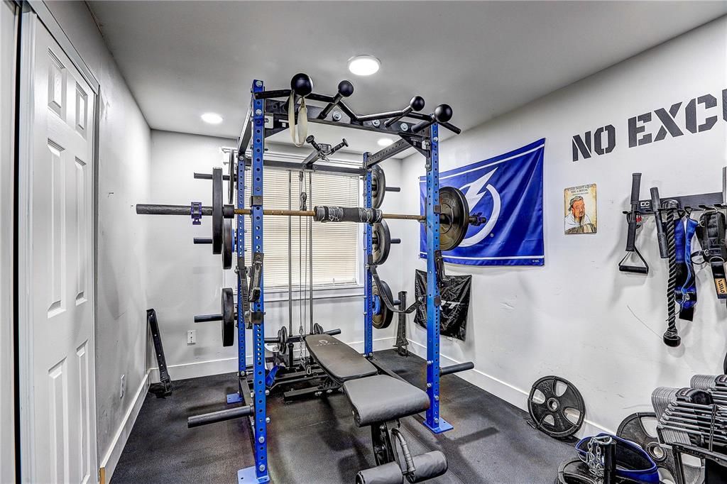 For Sale: $299,900 (3 beds, 1 baths, 1189 Square Feet)