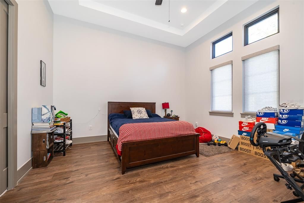 For Sale: $2,495,000 (4 beds, 5 baths, 4428 Square Feet)