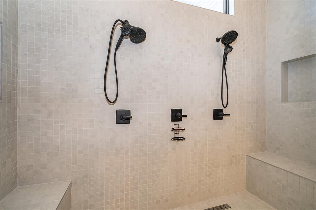 For Sale: $2,495,000 (4 beds, 5 baths, 4428 Square Feet)
