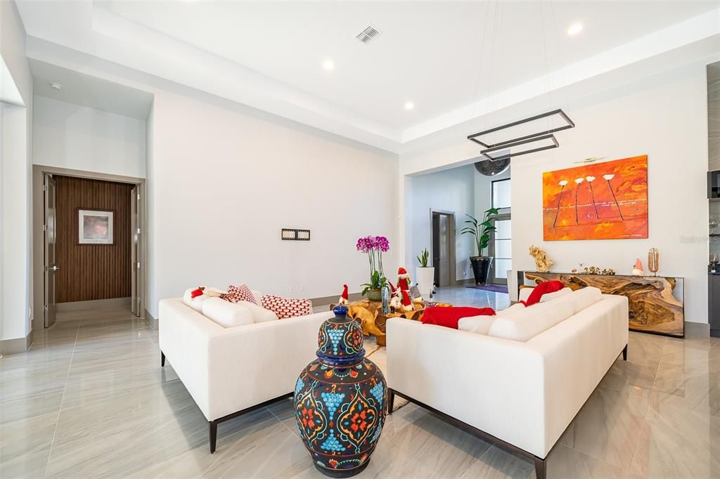 For Sale: $2,495,000 (4 beds, 5 baths, 4428 Square Feet)
