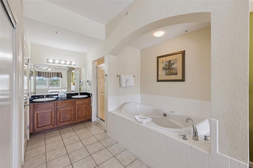 For Sale: $149,900 (3 beds, 2 baths, 1231 Square Feet)