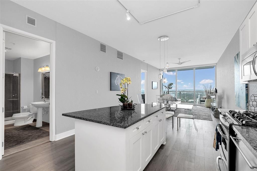 For Rent: $3,400 (2 beds, 2 baths, 1237 Square Feet)