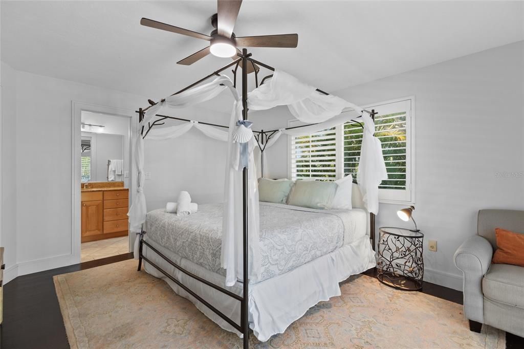 For Sale: $2,175,000 (3 beds, 2 baths, 1428 Square Feet)
