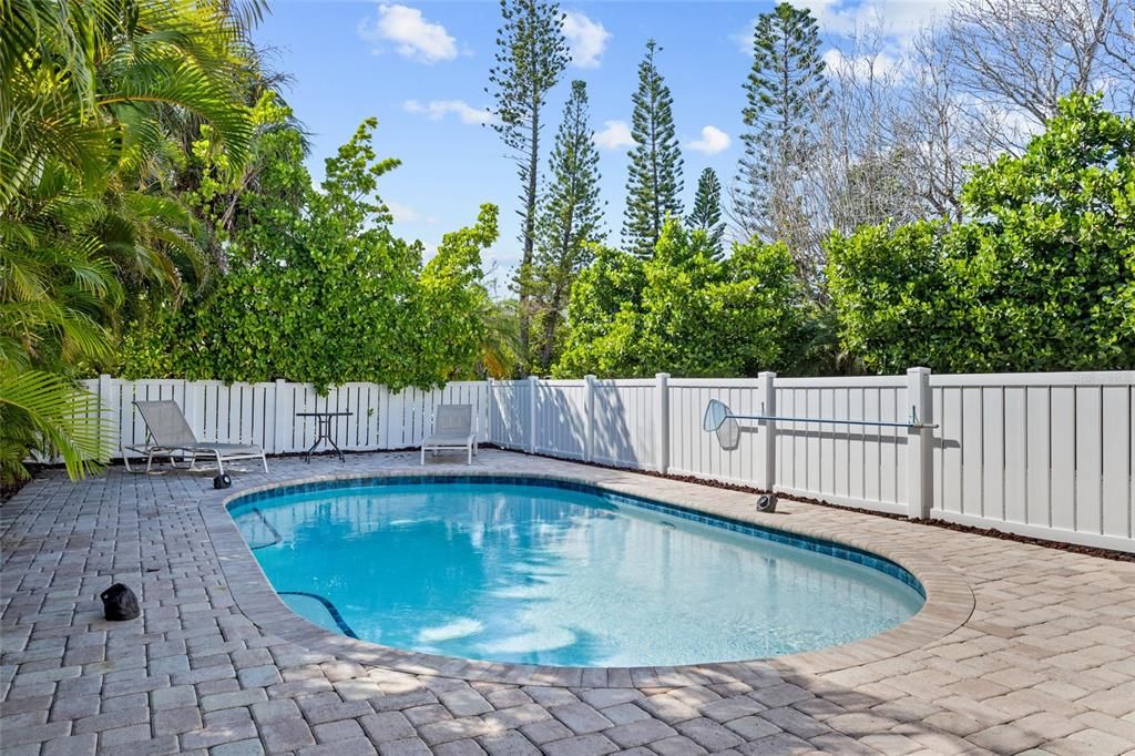 For Sale: $2,175,000 (3 beds, 2 baths, 1428 Square Feet)