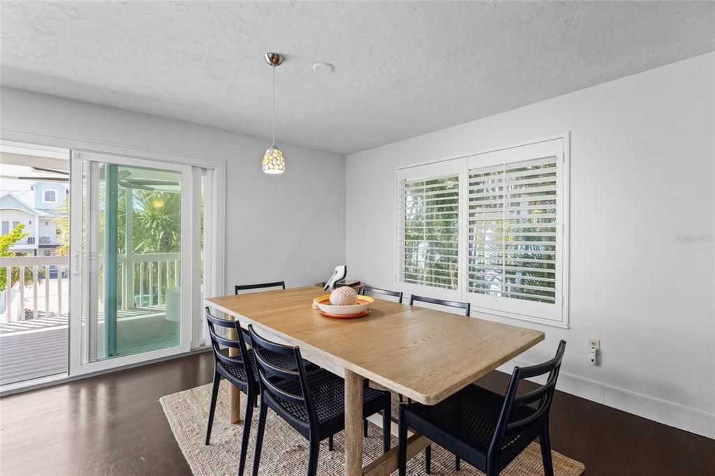 For Sale: $2,175,000 (3 beds, 2 baths, 1428 Square Feet)