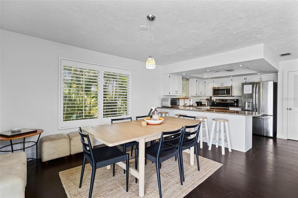 For Sale: $2,175,000 (3 beds, 2 baths, 1428 Square Feet)