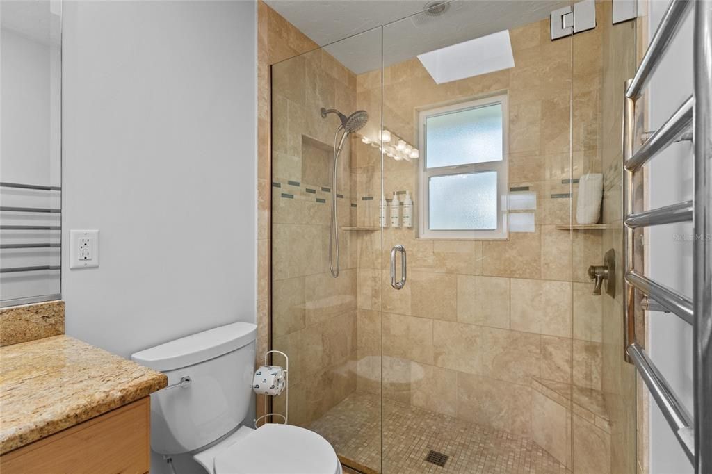 For Sale: $2,175,000 (3 beds, 2 baths, 1428 Square Feet)