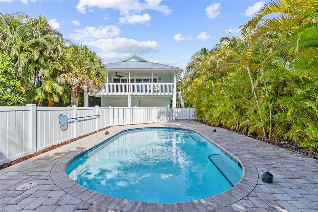 For Sale: $2,175,000 (3 beds, 2 baths, 1428 Square Feet)