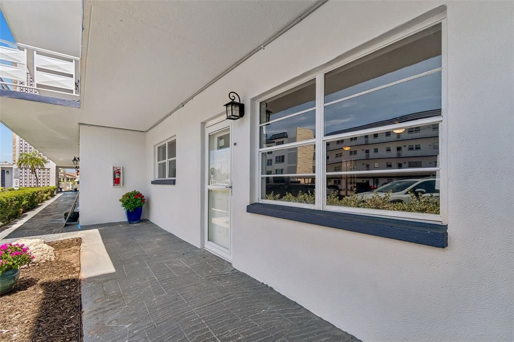 For Sale: $249,000 (2 beds, 2 baths, 1120 Square Feet)