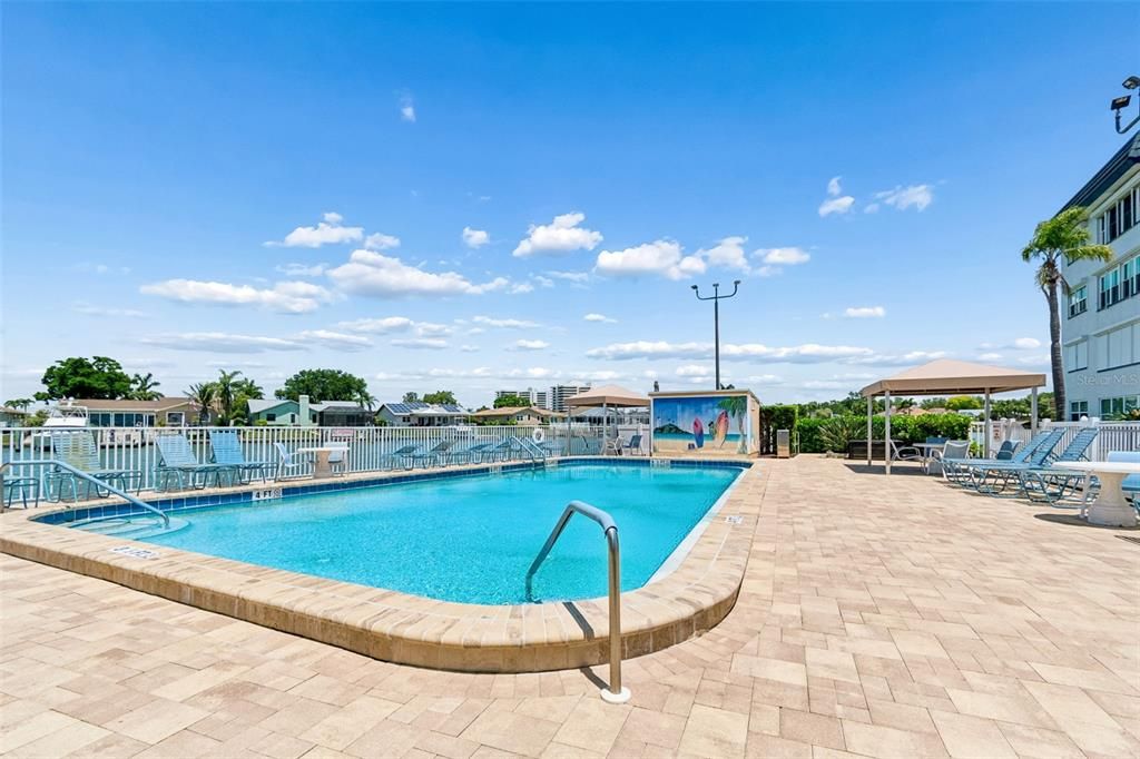 For Sale: $249,000 (2 beds, 2 baths, 1120 Square Feet)