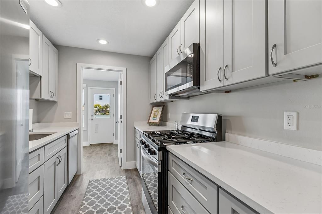 For Sale: $249,000 (2 beds, 2 baths, 1120 Square Feet)