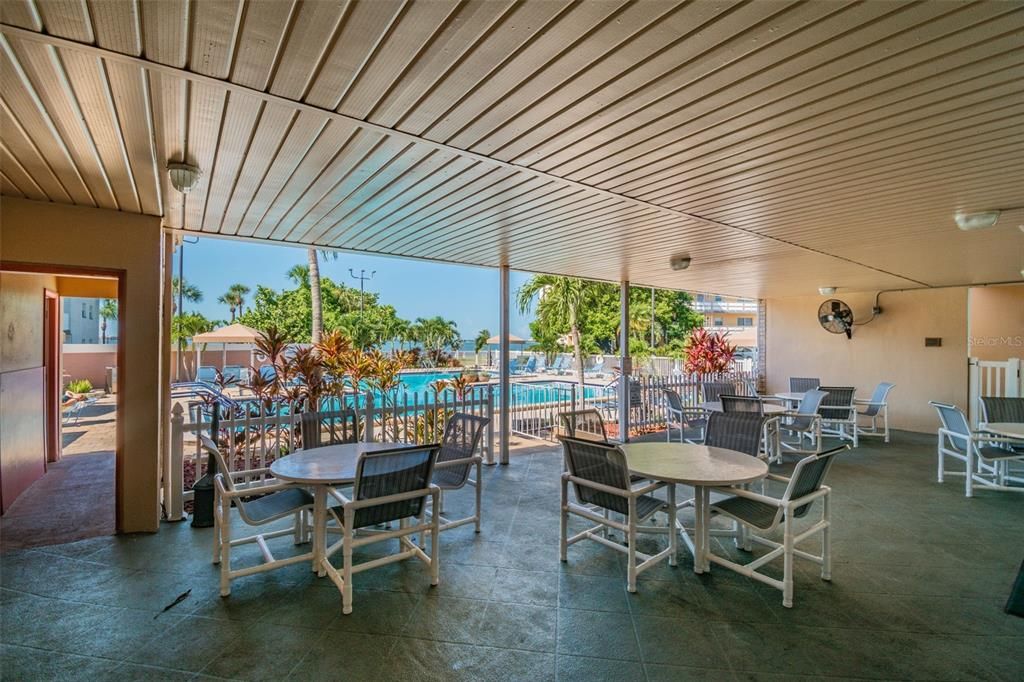 For Sale: $249,000 (2 beds, 2 baths, 1120 Square Feet)