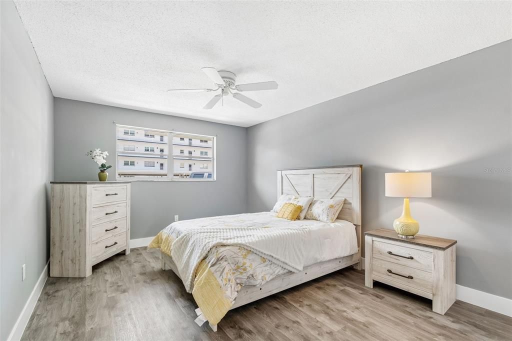 For Sale: $249,000 (2 beds, 2 baths, 1120 Square Feet)