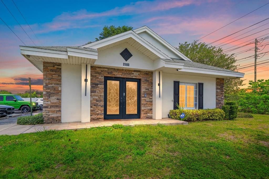 For Sale: $649,000 (0 beds, 0 baths, 1953 Square Feet)