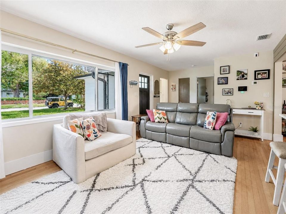 For Sale: $589,000 (3 beds, 2 baths, 1540 Square Feet)