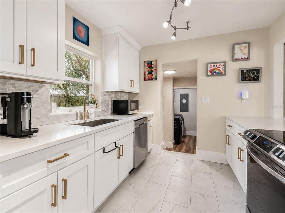 For Sale: $589,000 (3 beds, 2 baths, 1540 Square Feet)