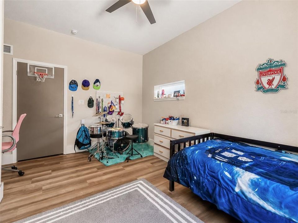For Sale: $589,000 (3 beds, 2 baths, 1540 Square Feet)