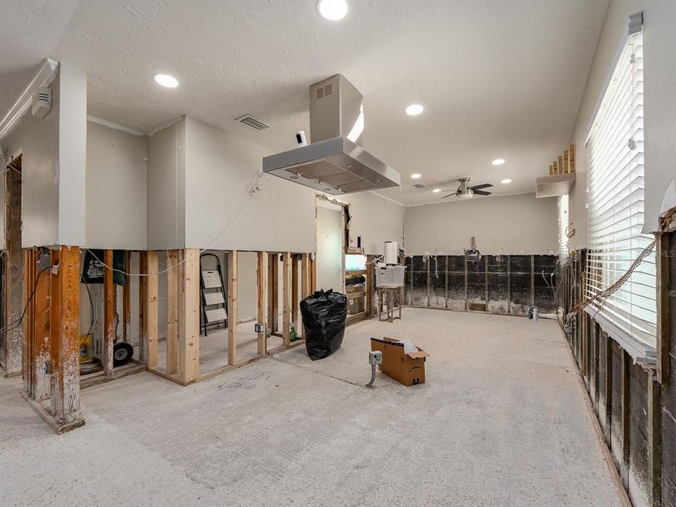 For Sale: $1,150,000 (3 beds, 2 baths, 2208 Square Feet)