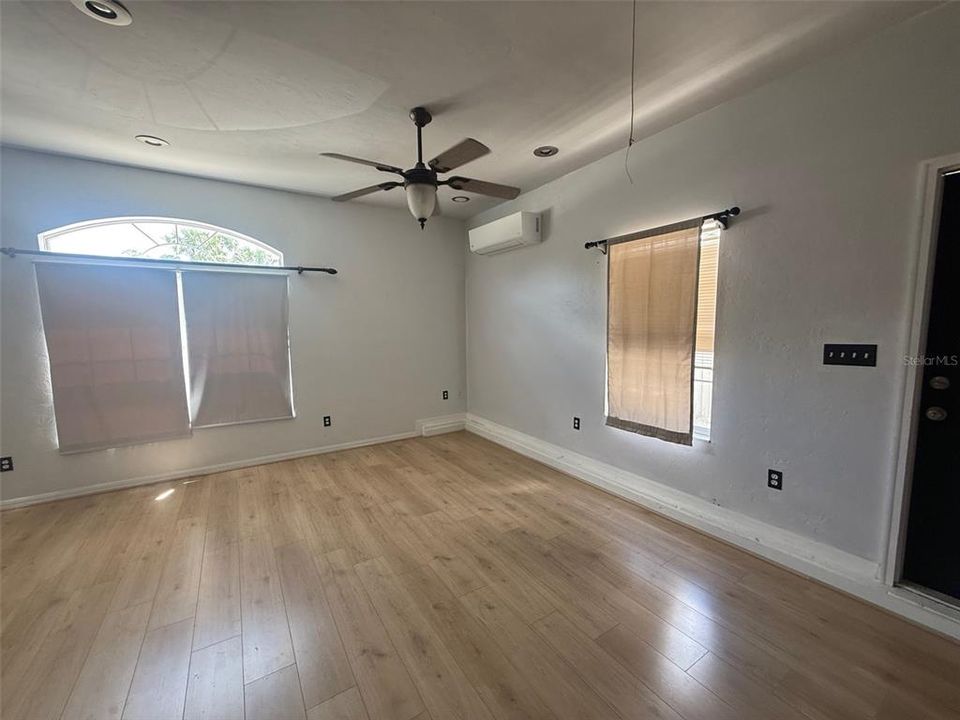 For Rent: $3,000 (4 beds, 2 baths, 2357 Square Feet)