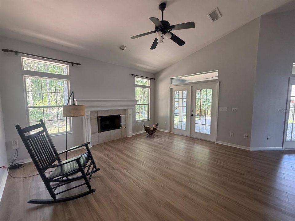For Rent: $3,000 (4 beds, 2 baths, 2357 Square Feet)