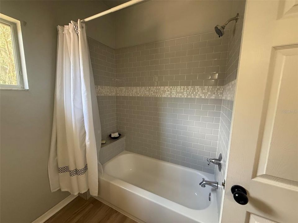 For Rent: $3,000 (4 beds, 2 baths, 2357 Square Feet)