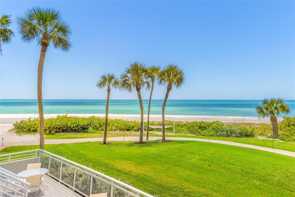 For Sale: $1,025,000 (1 beds, 1 baths, 640 Square Feet)