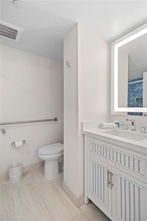 For Sale: $1,025,000 (1 beds, 1 baths, 640 Square Feet)