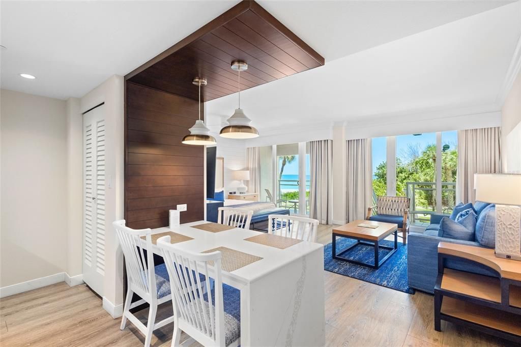 For Sale: $1,025,000 (1 beds, 1 baths, 640 Square Feet)