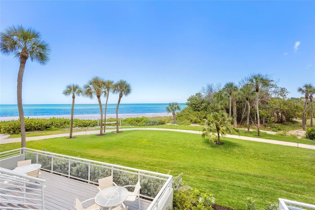 For Sale: $1,025,000 (1 beds, 1 baths, 640 Square Feet)