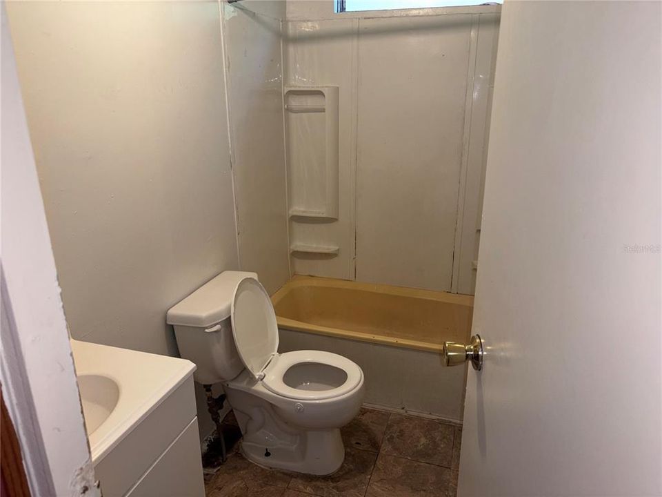 For Sale: $104,900 (3 beds, 2 baths, 1064 Square Feet)