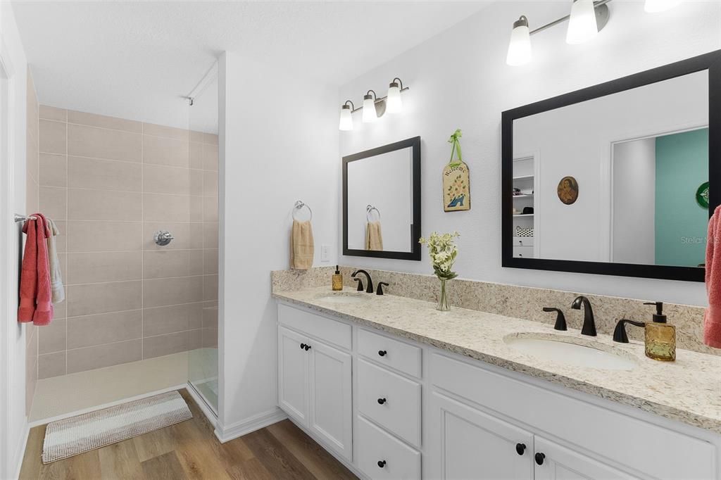 For Sale: $417,500 (3 beds, 2 baths, 1497 Square Feet)