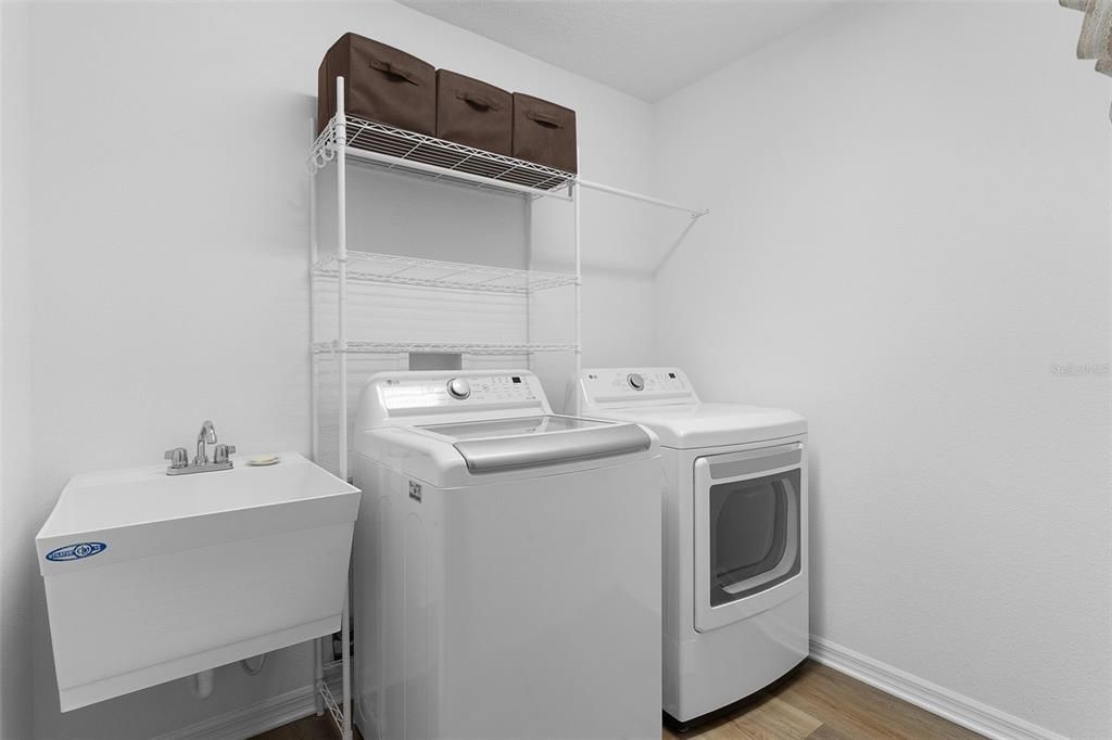 For Sale: $417,500 (3 beds, 2 baths, 1497 Square Feet)
