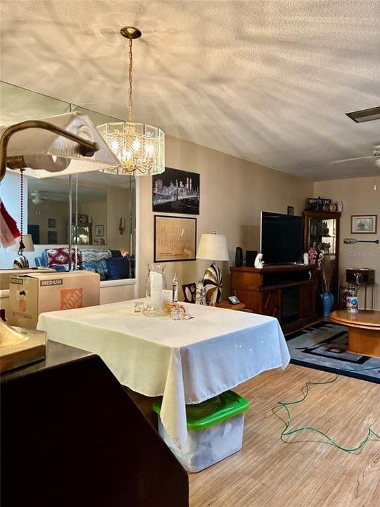 Active With Contract: $159,500 (2 beds, 2 baths, 1185 Square Feet)