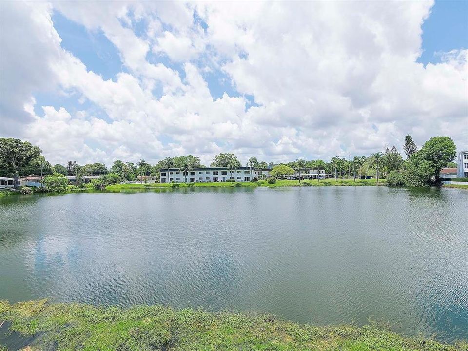 Active With Contract: $159,500 (2 beds, 2 baths, 1185 Square Feet)