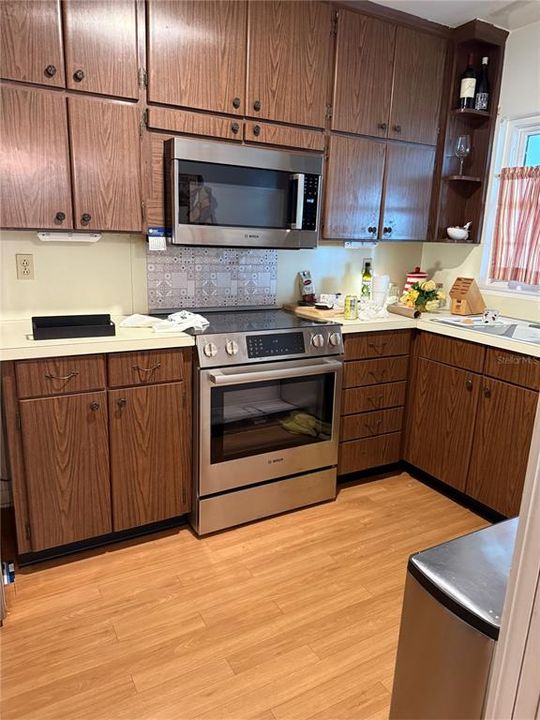For Sale: $220,000 (2 beds, 2 baths, 1181 Square Feet)
