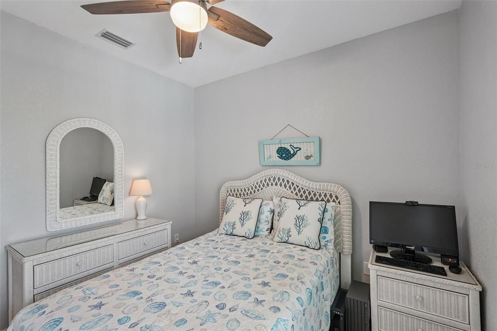 Active With Contract: $199,000 (2 beds, 2 baths, 903 Square Feet)