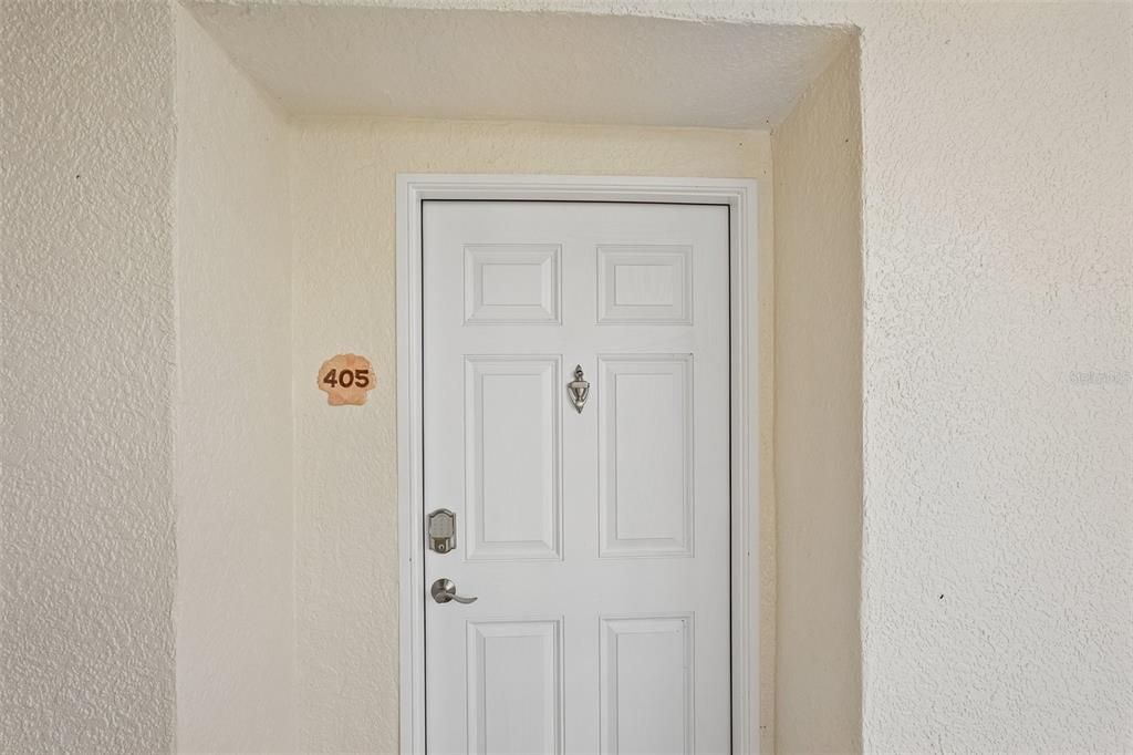 Active With Contract: $199,000 (2 beds, 2 baths, 903 Square Feet)