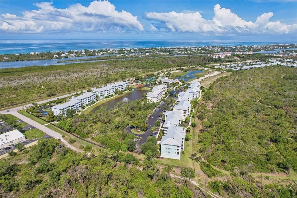 Active With Contract: $199,000 (2 beds, 2 baths, 903 Square Feet)