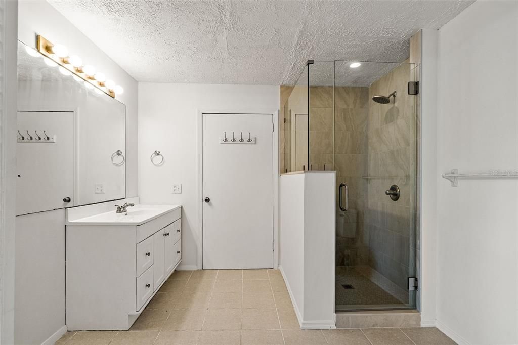 На продажу: $325,000 (3 спален, 2 ванн, 1776 Квадратных фут)