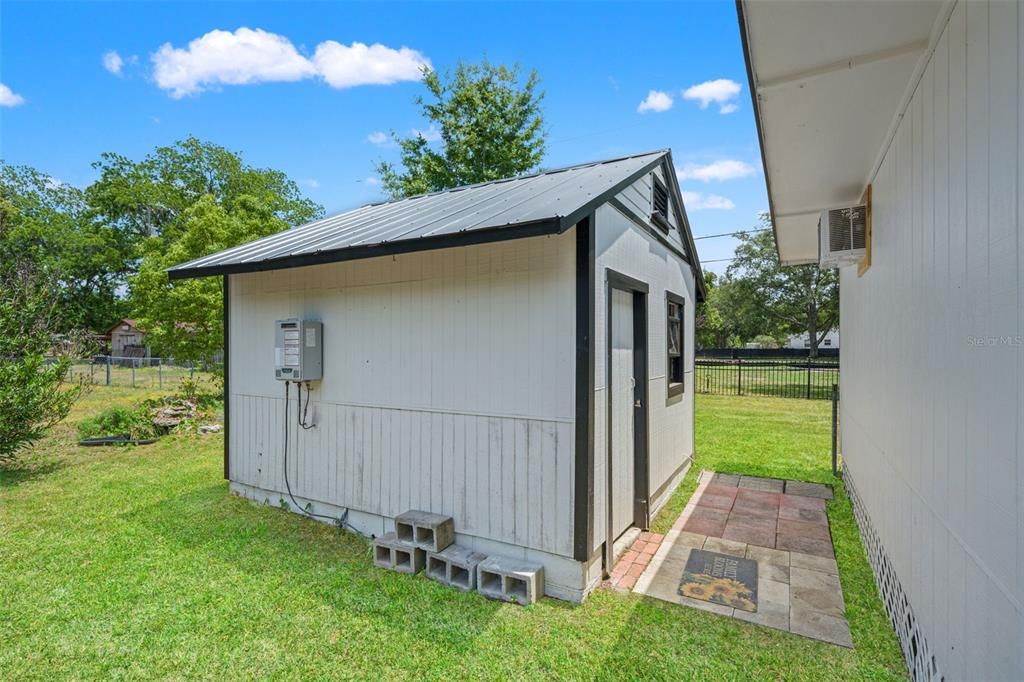 На продажу: $325,000 (3 спален, 2 ванн, 1776 Квадратных фут)