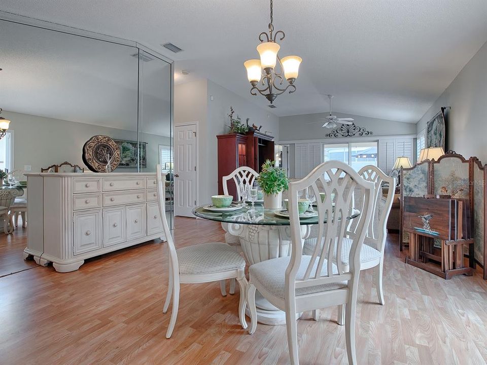 For Rent: $2,350 (2 beds, 2 baths, 1102 Square Feet)