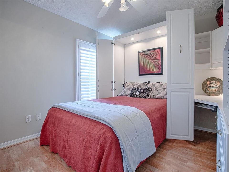 For Rent: $2,350 (2 beds, 2 baths, 1102 Square Feet)