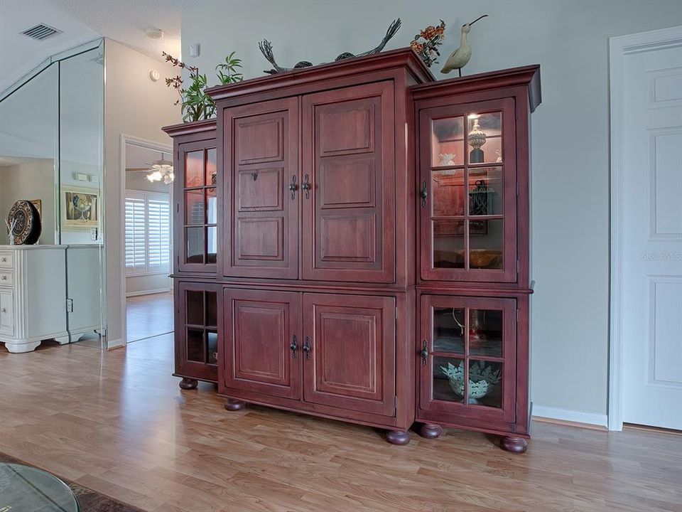 For Rent: $2,350 (2 beds, 2 baths, 1102 Square Feet)