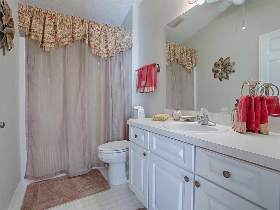 For Rent: $2,350 (2 beds, 2 baths, 1102 Square Feet)