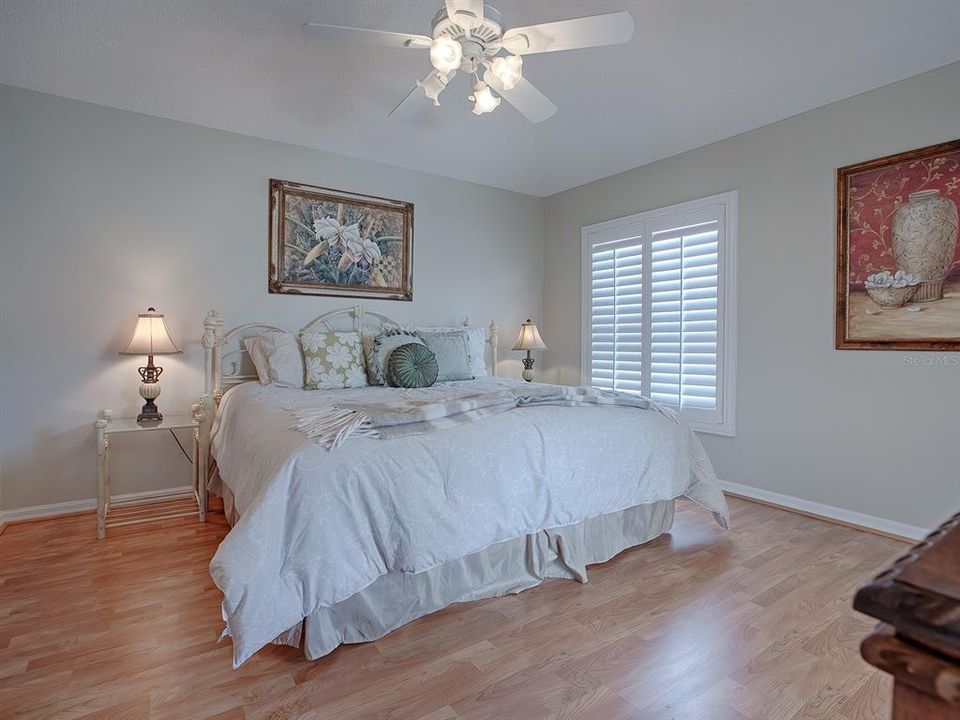 For Rent: $2,350 (2 beds, 2 baths, 1102 Square Feet)