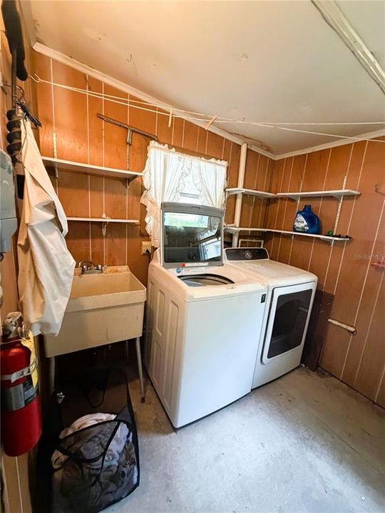 待售: $164,999 (2 贝兹, 2 浴室, 1452 平方英尺)