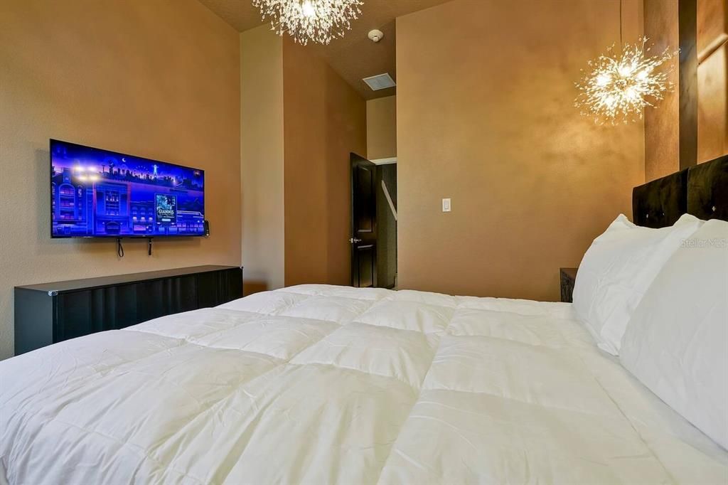 For Sale: $1,339,000 (12 beds, 11 baths, 4954 Square Feet)