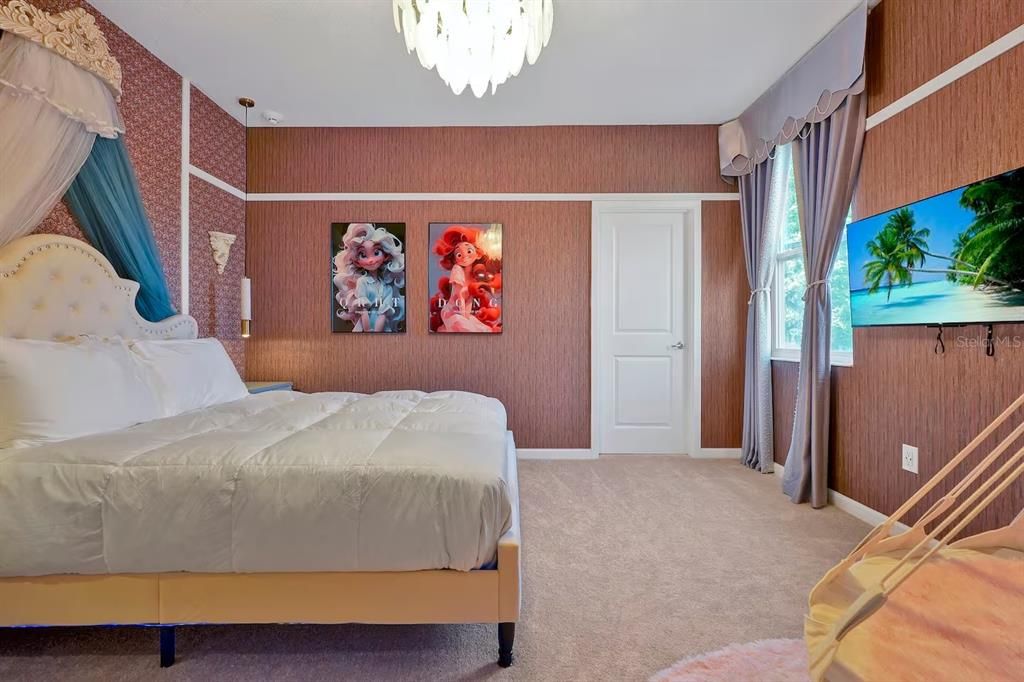 For Sale: $1,339,000 (12 beds, 11 baths, 4954 Square Feet)