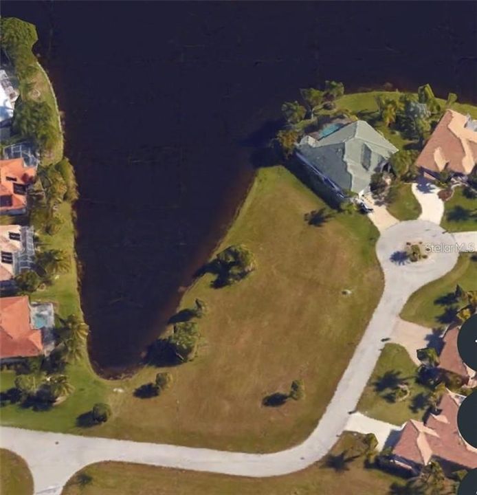 На продажу: $69,000 (0.22 acres)